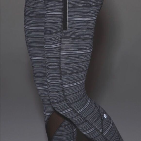 Lululemon Inspire Tight II (Mesh)
Cyber Black Deep Coal / Black Sz 6 - Picture 5 of 13